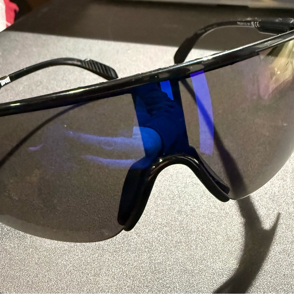 New-Tapout shield-style sports sunglasses Ships 1 day!